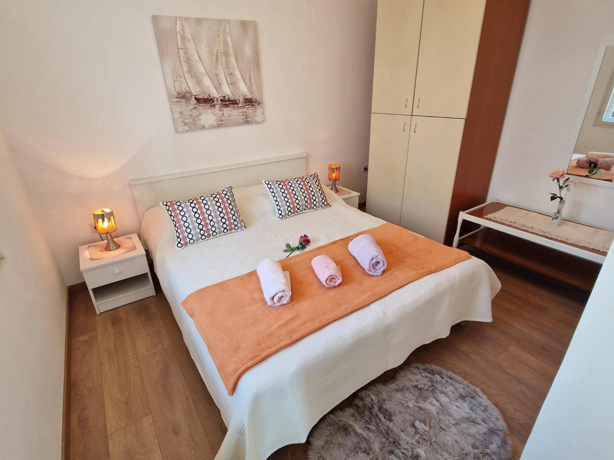 Apartments By The Sea Seget Donji, Trogir - 2029 المظهر الخارجي الصورة